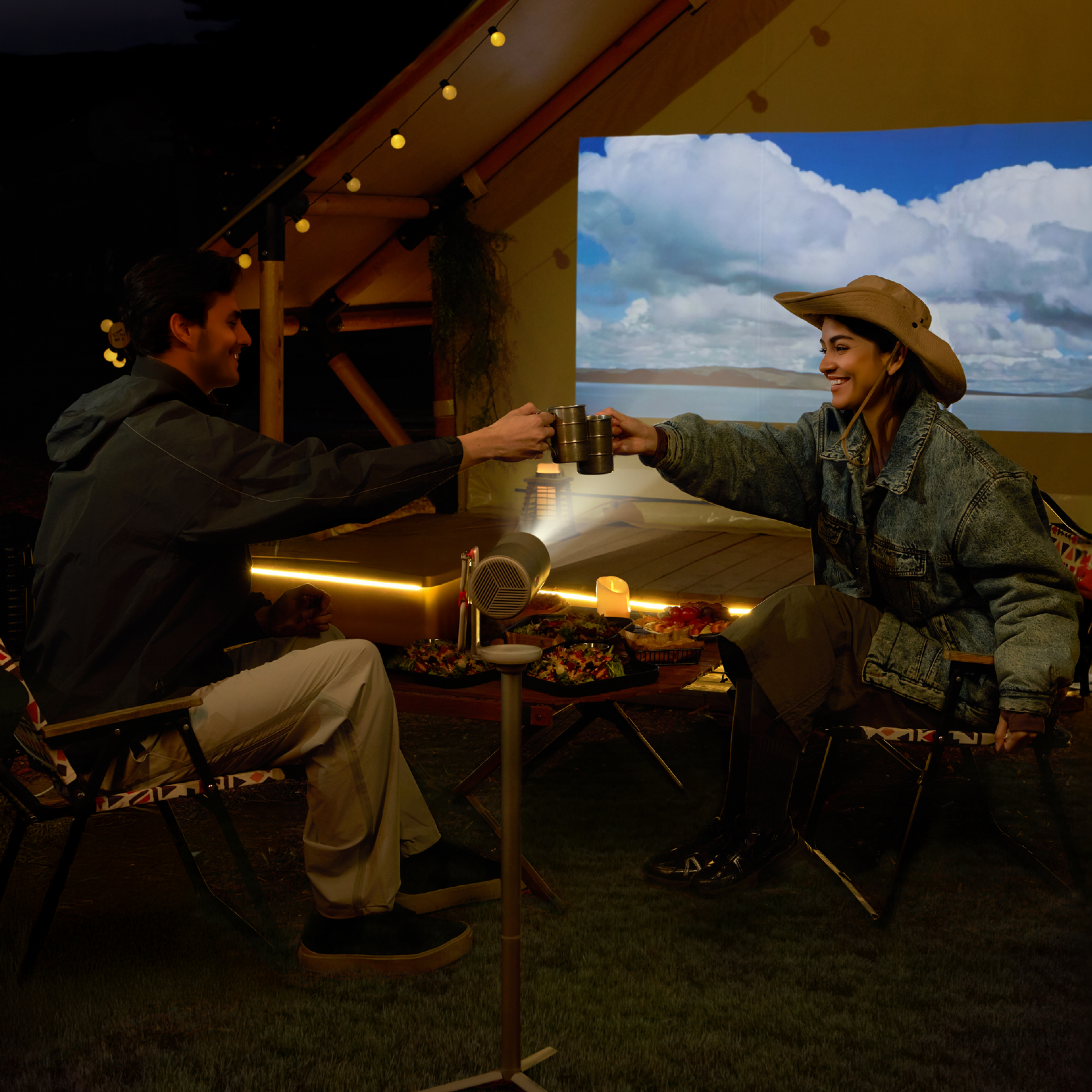 PowerBase Stand for MoGo 4 Series ensures effortlessly mounts and removes the projector in seconds. It is ideal for home theater set-up and camping.